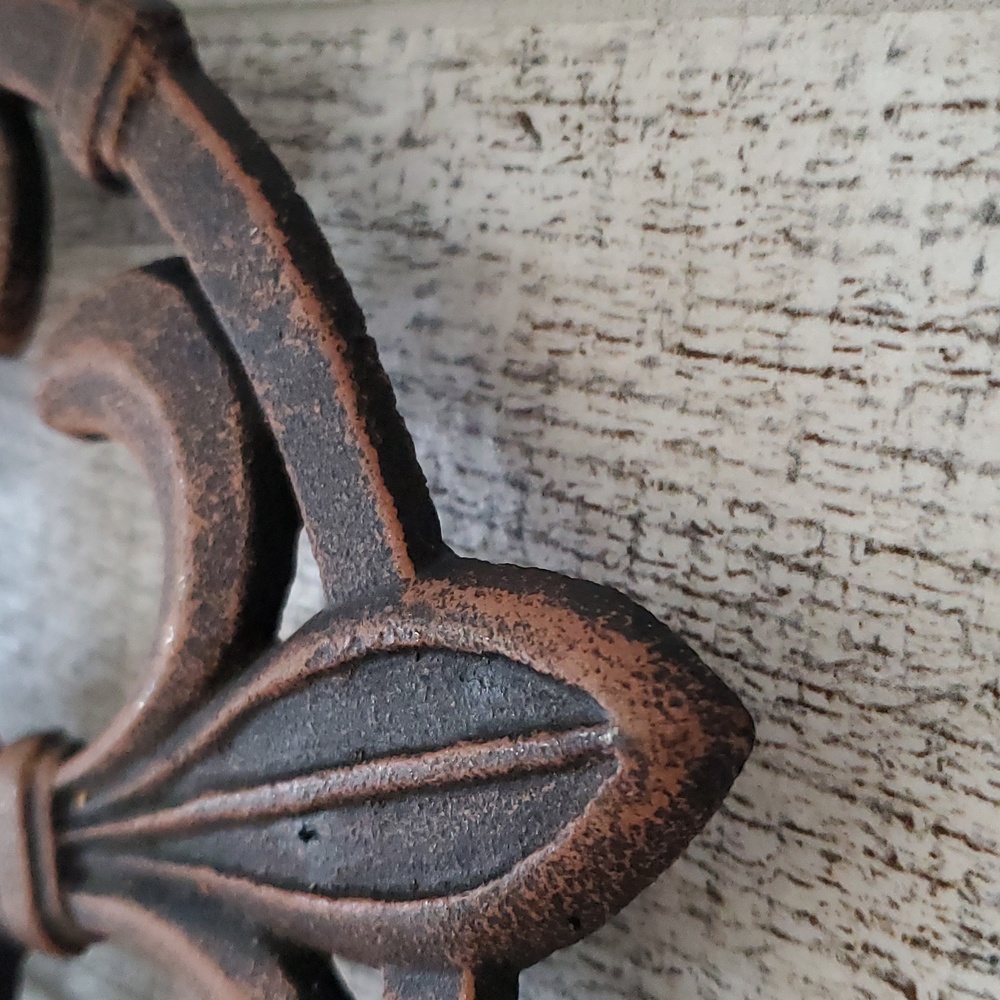 Aged Bronze Metal Trivet - Picture 3 of 6